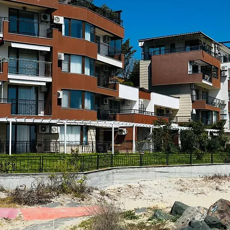 Akrotiria Complex 3*