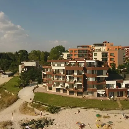 Akrotiria Complex 4*