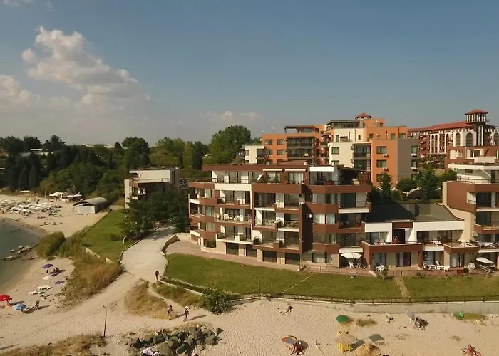 Akrotiria Complex 4*