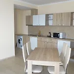مجمع أكروتيريا بيتش أبارت نيسيبار