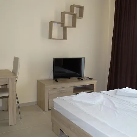 Akrotiria Complex 4*