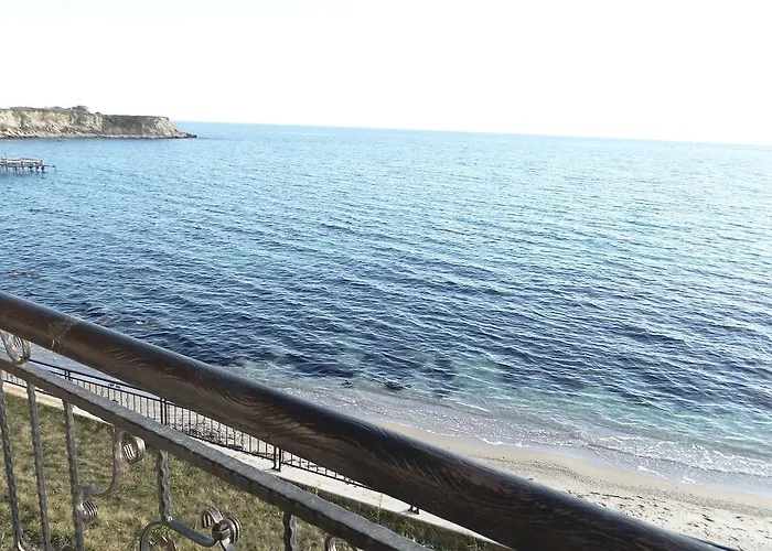 Апартхотел Akrotiria Complex