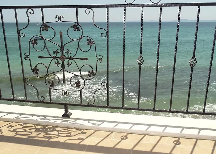 Akrotiria Complex 4*