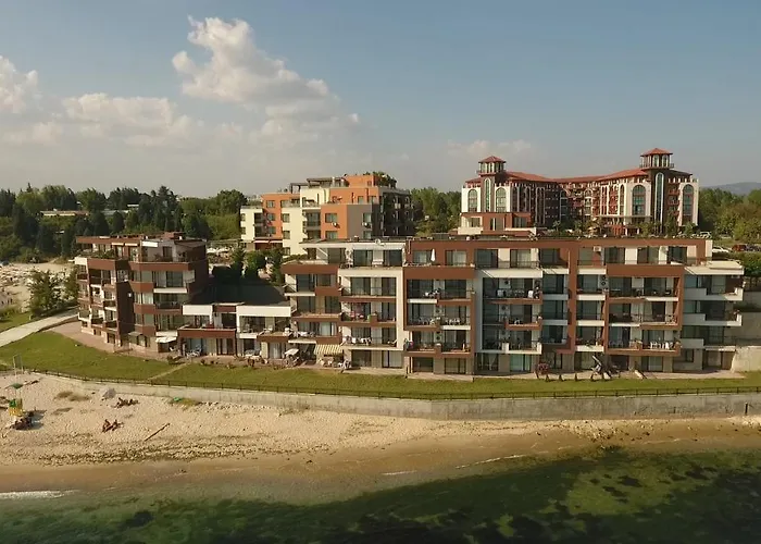 Akrotiria Complex Апартхотел